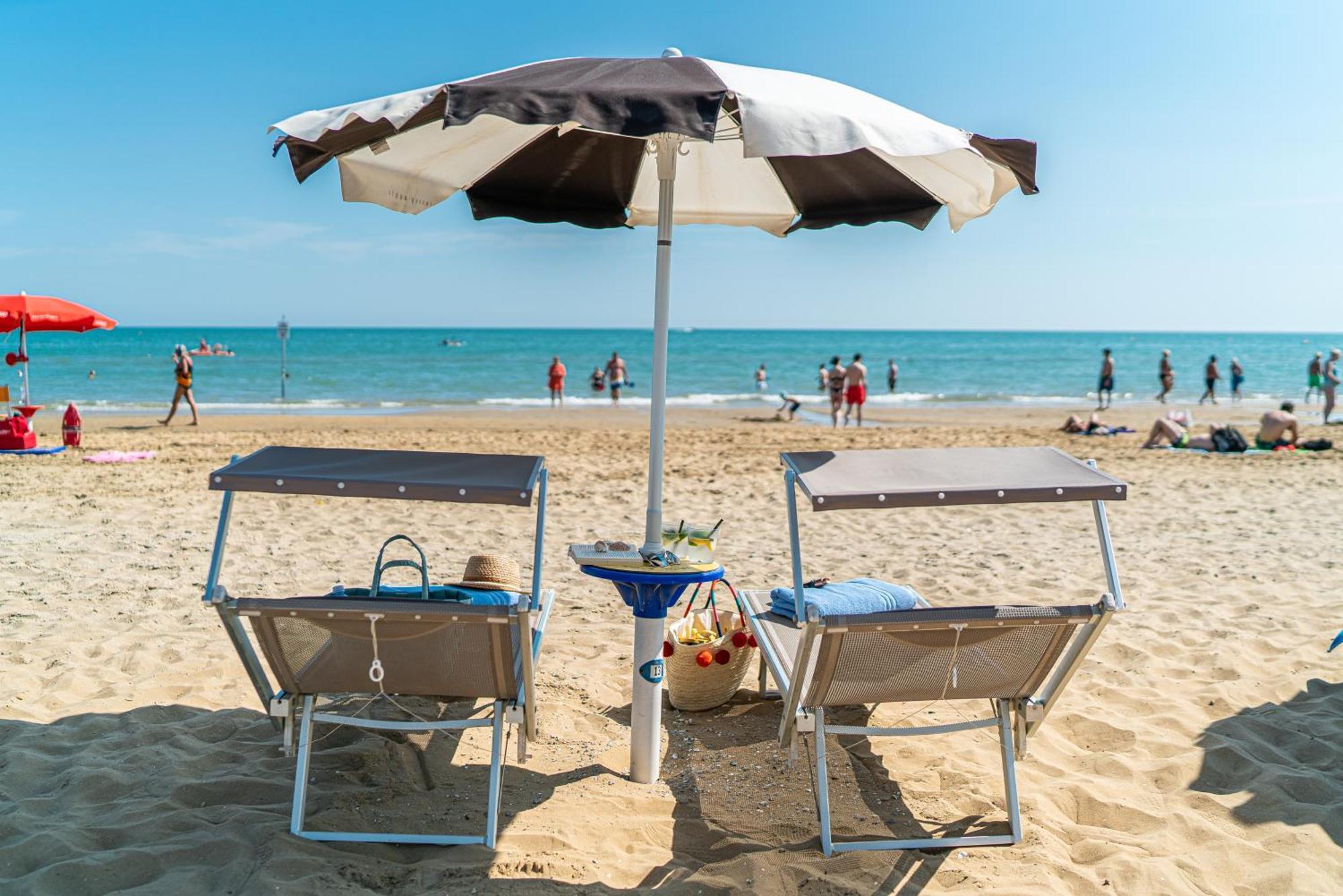 Hotel Parigi Bibione Exterior foto