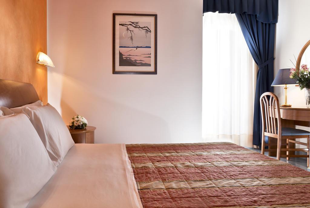 Hotel Parigi Bibione Exterior foto