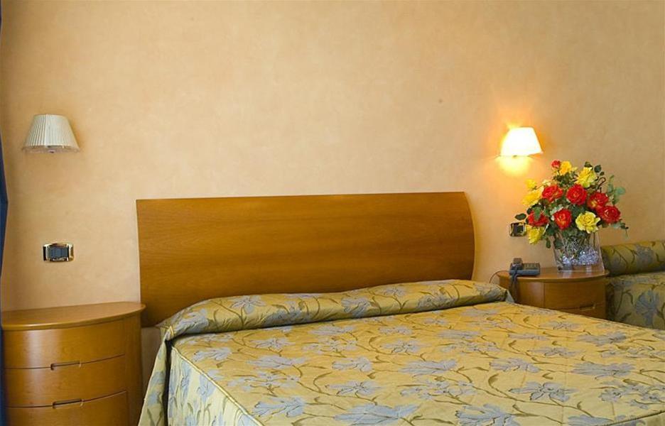 Hotel Parigi Bibione Exterior foto