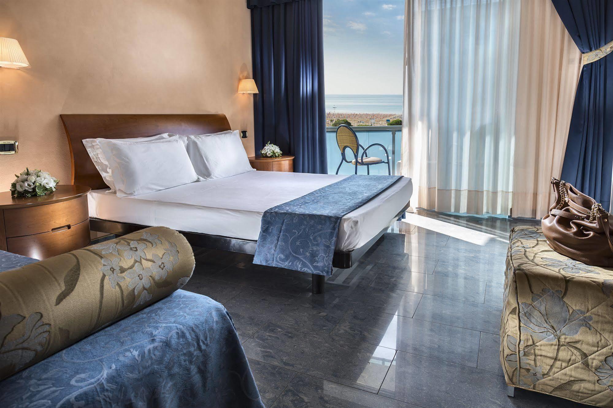 Hotel Parigi Bibione Exterior foto