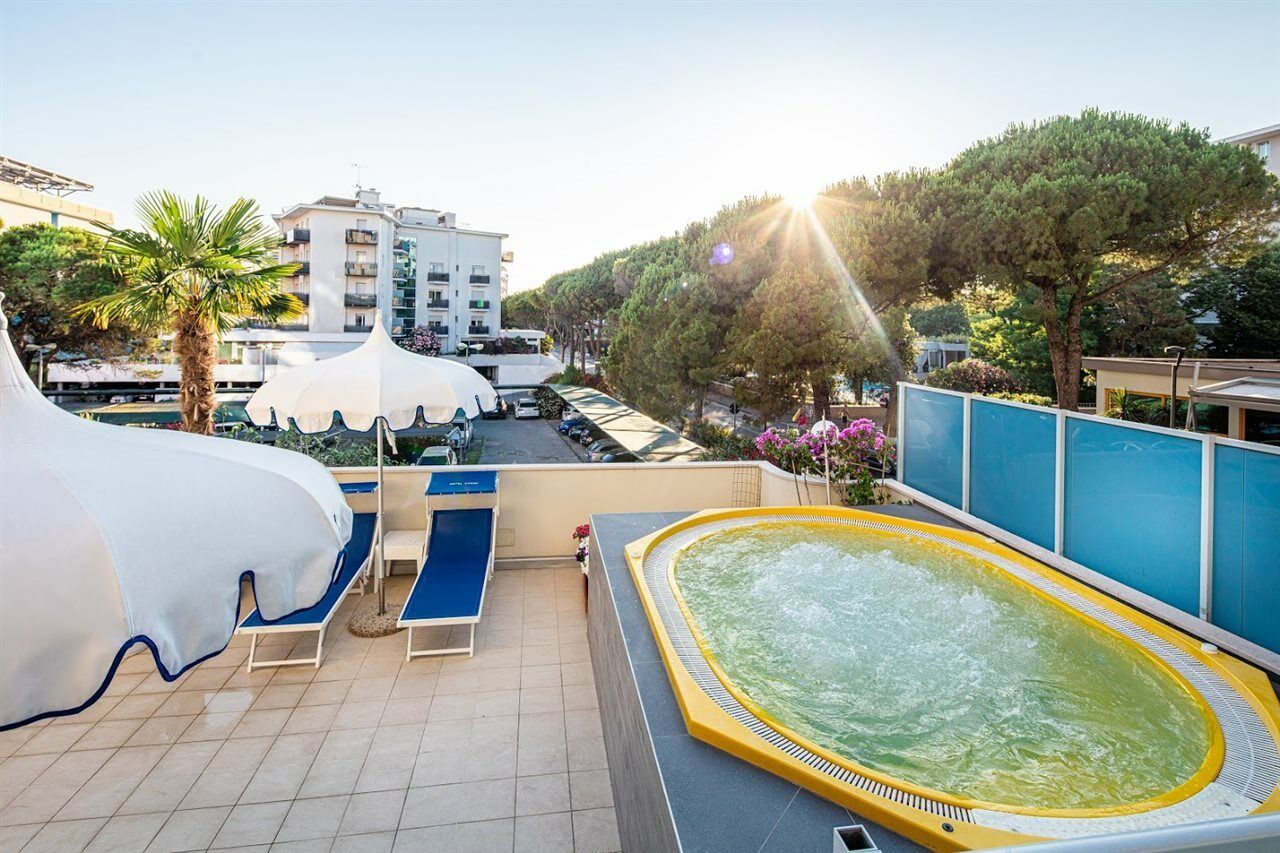 Hotel Parigi Bibione Exterior foto